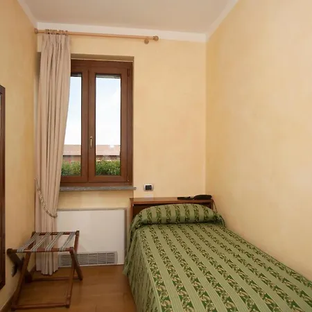 Carmelita Hotel Carpeneto