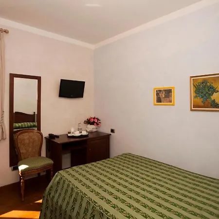 Carmelita 4* Carpeneto