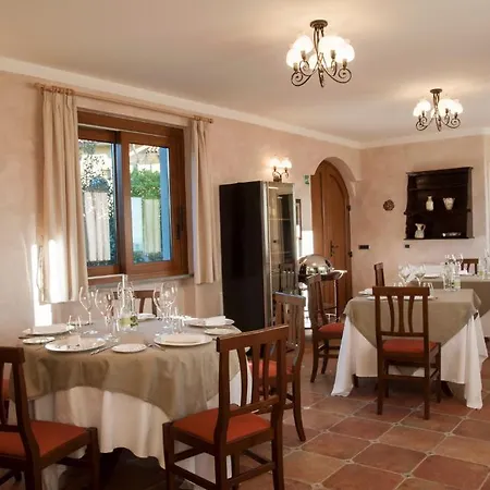Hotel Carmelita Carpeneto